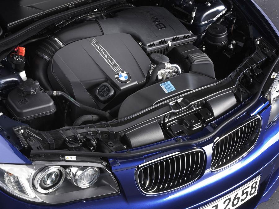  BMW 135i Convertible 2008 года  (фото 2 из 10)